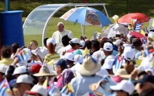 A-Cuba-le-pape-invite-a-accepter-de-penser-differemment_article_main